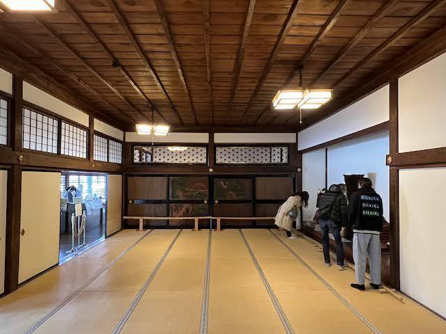 広間.jpeg